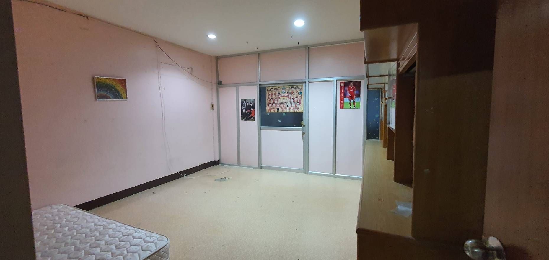 ให้เช่า อาคารพาณิชย์พร้อมที่ดิน 285,000บาท/เดือน  ติดถนน พระราม3 พื้นที่ดิน 185ตารางวา + พื้นที่อาคารอีก 567.1ตารางเมตร 